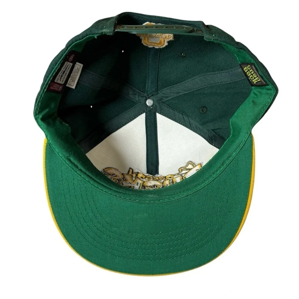 Vintage Top of the World Oregon Ducks Graffiti Script SnapBack Hat